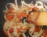Foto del paso 2 de la receta: Spaghetti con camarones en salsa de pimentón