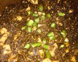 A picture of step 10 of Alu meethi with paratha.