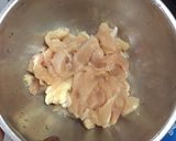 รูปขั้นตอนการทำที่ 1 ของ “ผัดฉ่าอกไก่”