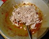 Foto langkah ke 2 dari resep Cireng isi ayam mercon.