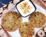 A picture of step 8 of Sabudana Thalipeeth.