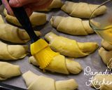 Töltött szezámmagos kifli recept fázis 4 fotója