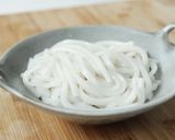 Foto langkah ke 5 dari resep Mie Tepung Beras Devina Hermawan.