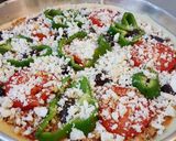 صورة لخطوة 2 من وصفة بيتزا بالعجينة السحرية 🍕🍕🍕