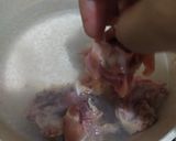 Foto langkah ke 2 dari resep Sop ayam bawang bombay.