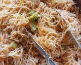 Foto langkah ke 8 dari resep Mihun "Merk Srikaya" goreng dengan cumi.