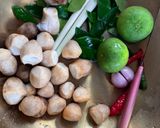 รูปขั้นตอนการทำที่ 1 ของ ข้าวผัดต้มยำเห็ดฟางไข่โอมุ😅🍄🫚🌶️