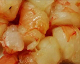 Foto del paso 2 de la receta: Patató con ajetes, setas y gambas