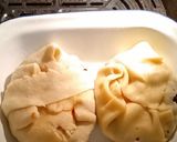 A picture of step 4 of Sausage patties in pastry.