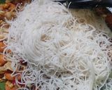 Foto langkah ke 4 dari resep Bihun goreng bumbu iris.