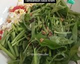 Foto langkah ke 3 dari resep Mie goreng kangkung.