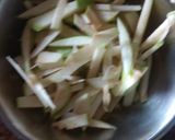 A picture of step 7 of Apple pie.