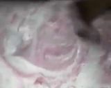Foto del passaggio 4 della ricetta Crema di liquore alle fragole