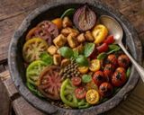Foto del passaggio 4 della ricetta Insalata di Pomodori Speciale