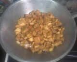 Foto langkah ke 4 dari resep Orek tempe tahu kuah ala mahce.