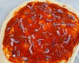 A picture of step 5 of Hawaiian Pizza.