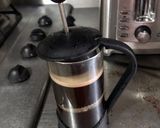 Foto del paso 3 de la receta: Primer café del día en cafetera francesa