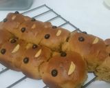Foto langkah ke 7 dari resep Roti bantal eggless empuk nyerat banget.