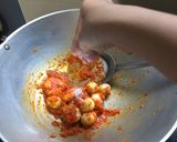 Foto langkah ke 5 dari resep Udang dan Telur Puyuh Balado.