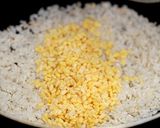 Hình bước làm 4 của món Cách làm món gà rang muối ngon đỉnh như nhà hàng