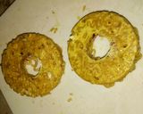 Foto langkah ke 10 dari resep Donat Indomie Goreng.