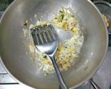 Foto langkah ke 4 dari resep Nasi goreng nugget.
