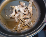 Foto del paso 1 de la receta: Rape con langostinos en salsa