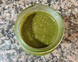 Foto del paso 2 de la receta: Salsa pesto para guardar