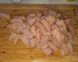 Une image de l'étape 1 de Emincé de poulet aux mirabelles.