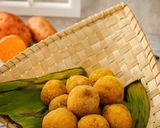Foto langkah ke 7 dari resep Bola Bola Ubi Isi Coklat.
