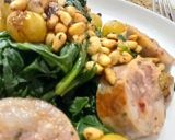 Foto del paso 5 de la receta: Espinacas frescas con uva caramelizada y salchicha criolla dorada