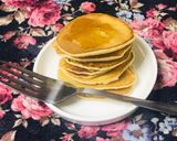 A picture of step 5 of Dollar pancakes with dash of honey.