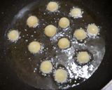इंन्स्टंट गुलाबजाम (gulabjaam recipe in marathi) रेसिपी स्टेप 3 फोटो