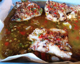 Foto del paso 2 de la receta: Muslo de pollo deshuesado al horno en salsa de verduras y soja