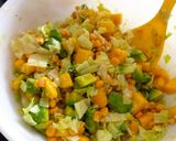 Foto del paso 2 de la receta: Ensalada de aguacate, mango y maicitos. Súper fácil!!!