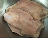 Foto del paso 1 de la receta: Filete de pechuga adobado a la plancha