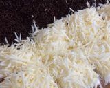 Foto langkah ke 6 dari resep Bolu Jadul Toping Meses Coklat dan Keju.