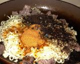 Foto langkah ke 7 dari resep Jjapaguri Ram-don with steak, from Parasite K-drama 🍜.