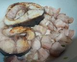 Hình bước làm 1 của món Cá bớp kho nước dừa