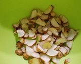 A picture of step 2 of Jerusalem artichoke kimchi 泡洋姜.