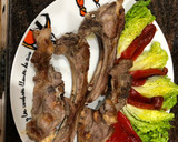 Foto del paso 1 de la receta: Chuletas de cordero con cogollos de Tudela y pimientos asados