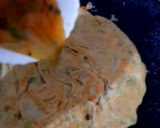 A picture of step 5 of Egg Paratha.