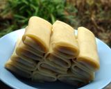 Foto langkah ke 4 dari resep Risol Kornet ala Enyot.