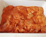 Mézes csirkecombok hagymás rizzsel recept fázis 1 fotója