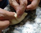 Foto del paso 4 de la receta: Empanadas de choclo rápidas y sabrosas