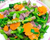 Hình bước làm 5 của món Măng tây,cà rốt và bông cải xanh xào thịt bò