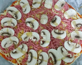 Foto del paso 4 de la receta: Pizza de carne picada y champiñones