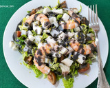 Foto del paso 8 de la receta: Ensalada de pescado y marisco con salsa negra
