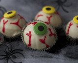 Foto del paso 7 de la receta: Cake Pops de Halloween con forma de Ojos