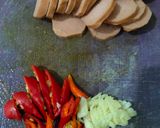 Foto langkah ke 3 dari resep Oseng Kembang Kol dan Sosis.